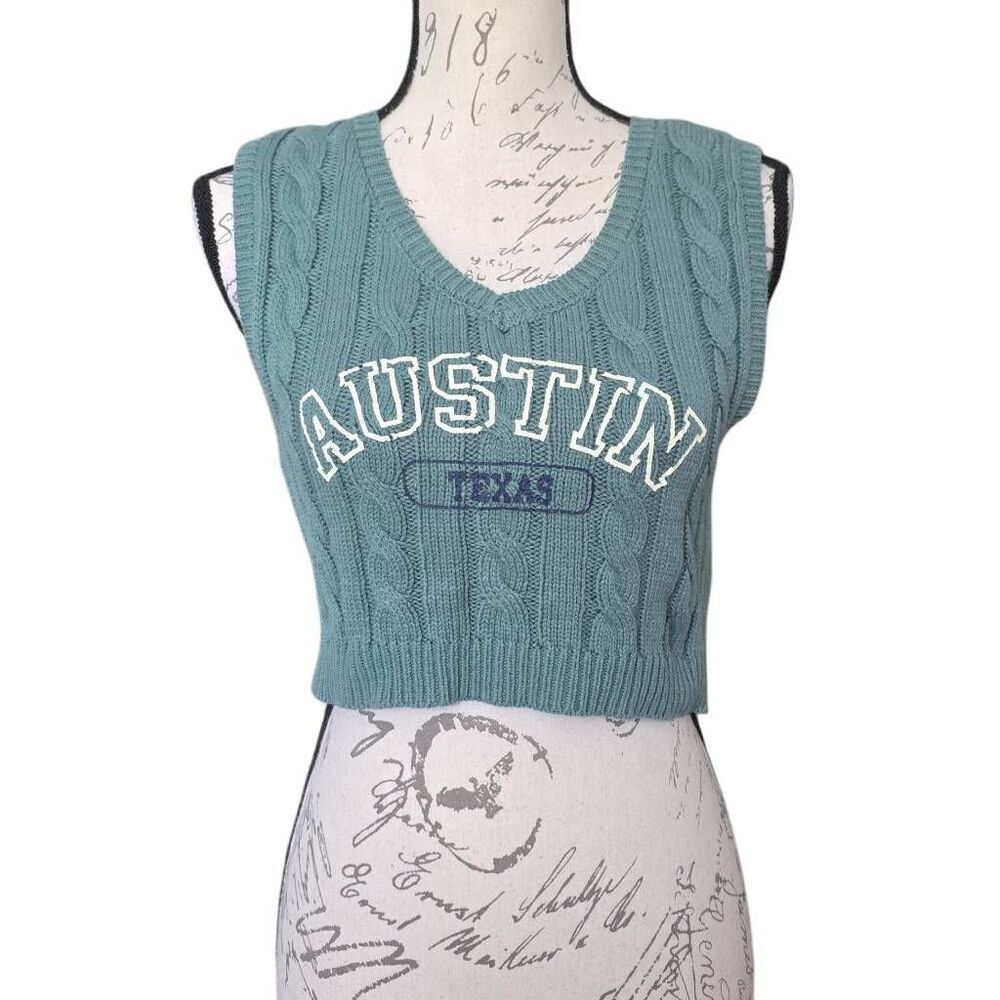 Aeropostale Women's Size Medium Green Cropped Cable Knit Austin Texas Vest
